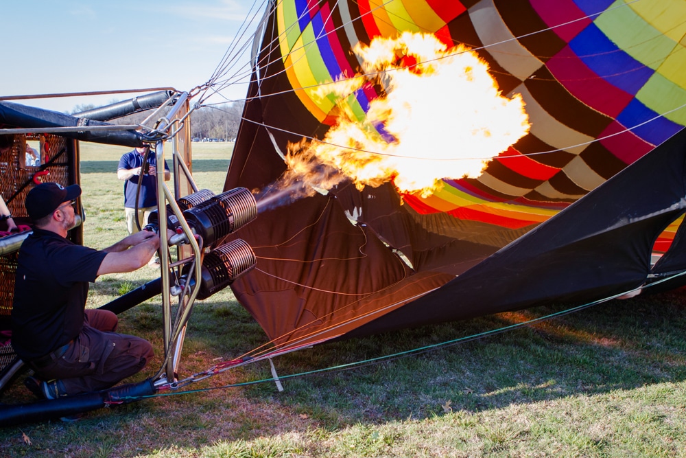 parts of a hot air balloon-burner fire