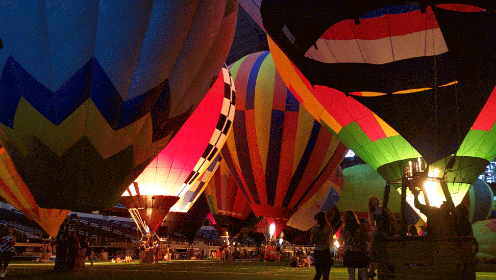 Hot Air Balloon Glows in Dallas by Rohr Balloons